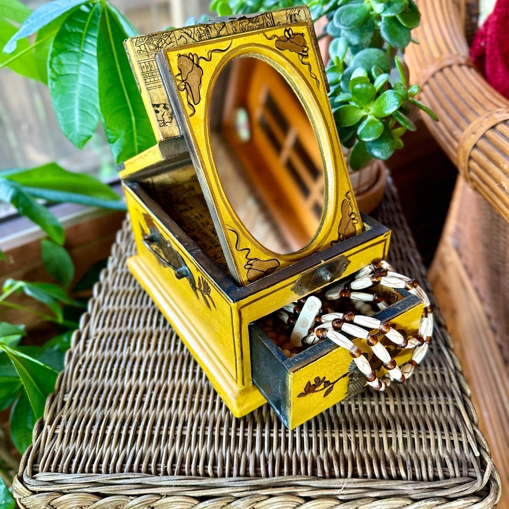 Vintage Chinese Painted Jewelry Box - Picture 3 of 11